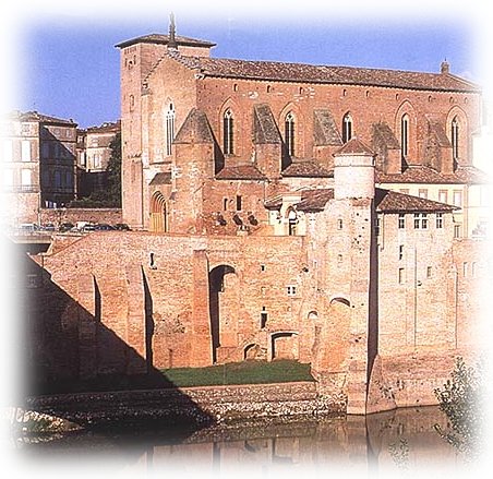 Centre ville de Gaillac, Abbaye St Michel, visiter les maisons  vendre avec AG3 immobilier